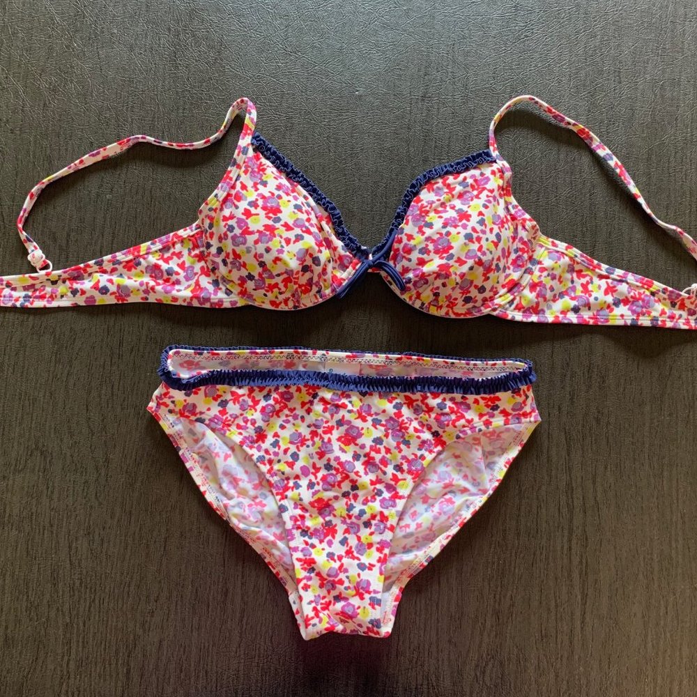 Boden bikini.  Flowers with ruffle